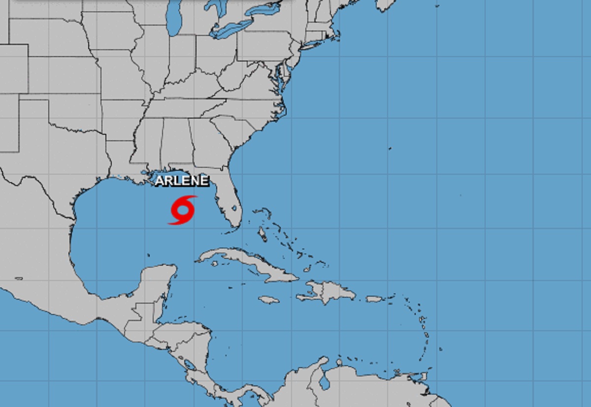 Arlene se convierte en tormenta tropical