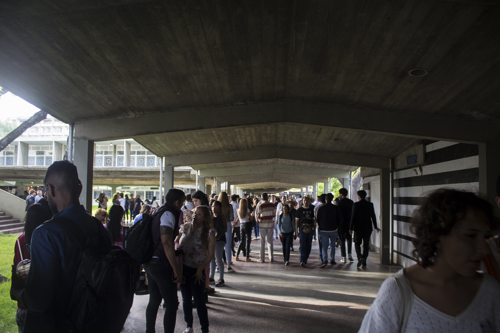 Jóvenes intercambian estudios superiores por el trabajo informal ante urgencia de generar ingresos