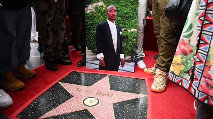 Tupac Shakur estrella