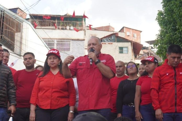 Diosdado Cabello justificó las agresiones contra Capriles en campaña