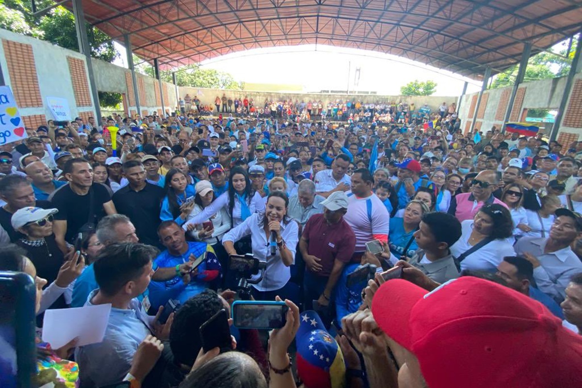 María Corina Machado respondió al régimen desde el estado natal de Chávez: “La inhabilitación lo que demuestra es que están derrotados”