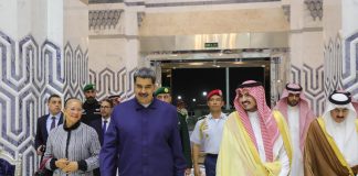 Nicolás Maduro llegó a Arabia Saudí para reuniones con el rey y el príncipe heredero
