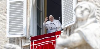 El papa agradeció "de corazón" el afecto de sus fieles tras su operación