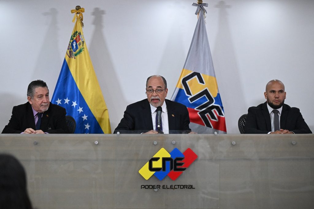 Pedro Calzadilla confirmó la renuncia de los rectores chavistas del CNE