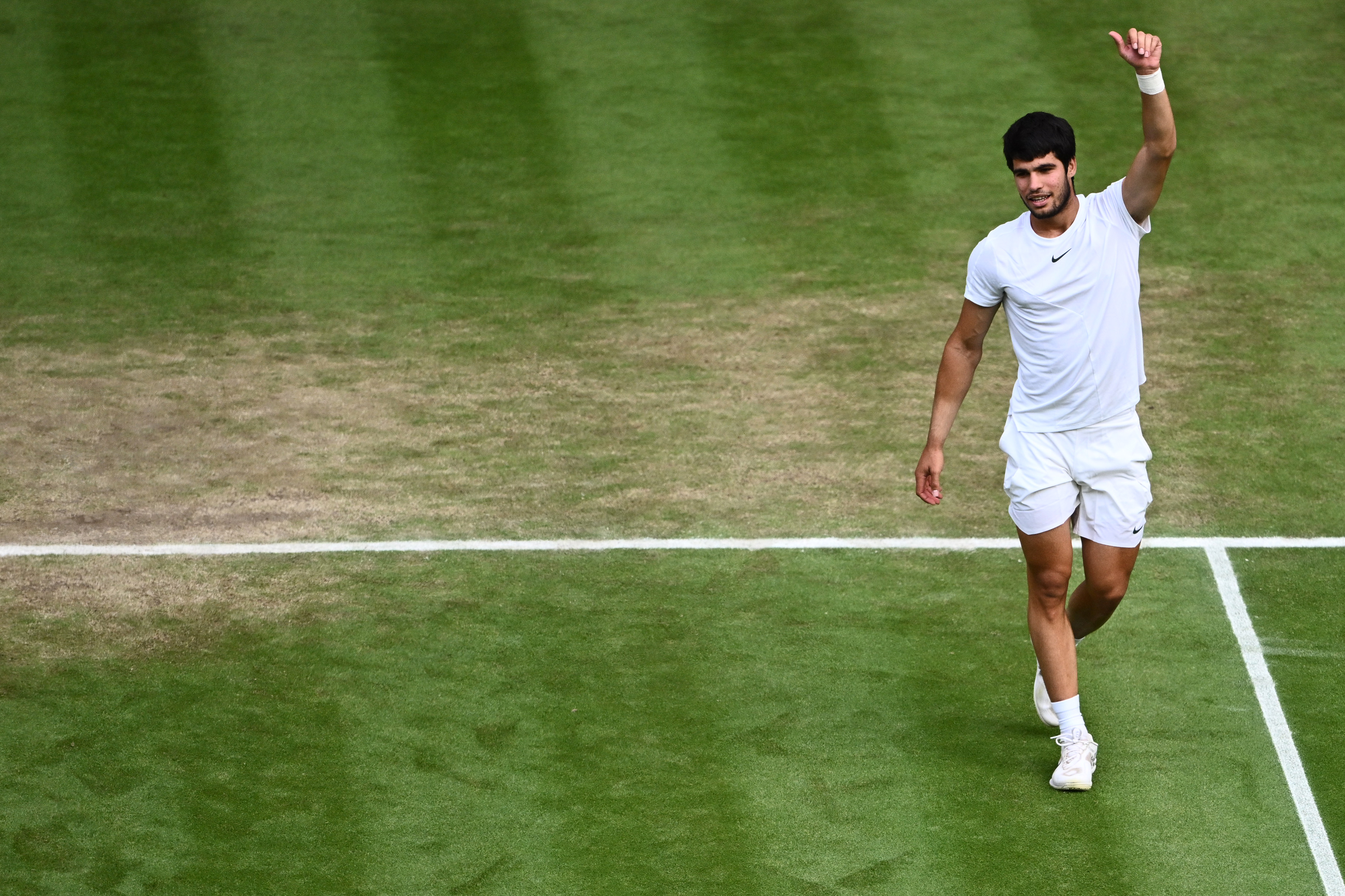 Jovem espanhol destrona Djokovic e faz história em Wimbledon