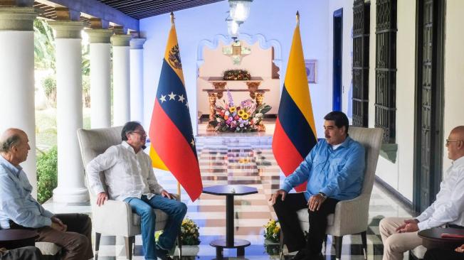 Los mandatarios de Colombia y Venezuela en Caracas
