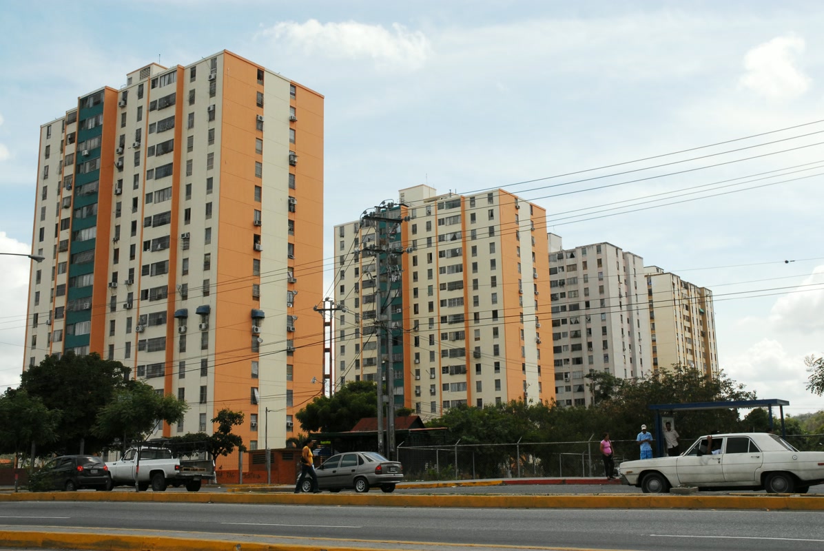 APARTAMENTOS-EN-ALQUILER_CONDOMINIOS-EN-BARQUISIMETO-F-PAUSIDES