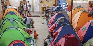 Migrantes cruzan la frontera de México a EE UU desesperados pese a los riesgos - con impunidad