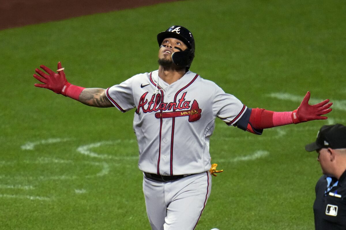 Jonrón de Arcia fue determinante en el triunfo de los Bravos de Atlanta