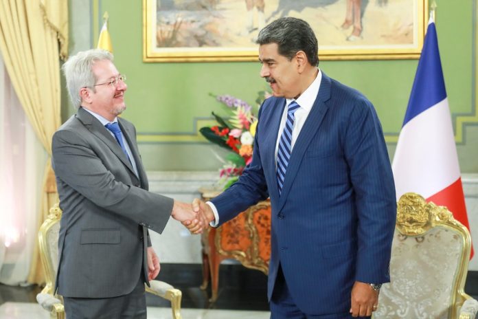 Francia normaliza sus relaciones con Venezuela tras desconocer a Maduro