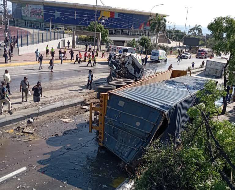Governor of La Guaira promises new road safety policies after accident that left 5 dead