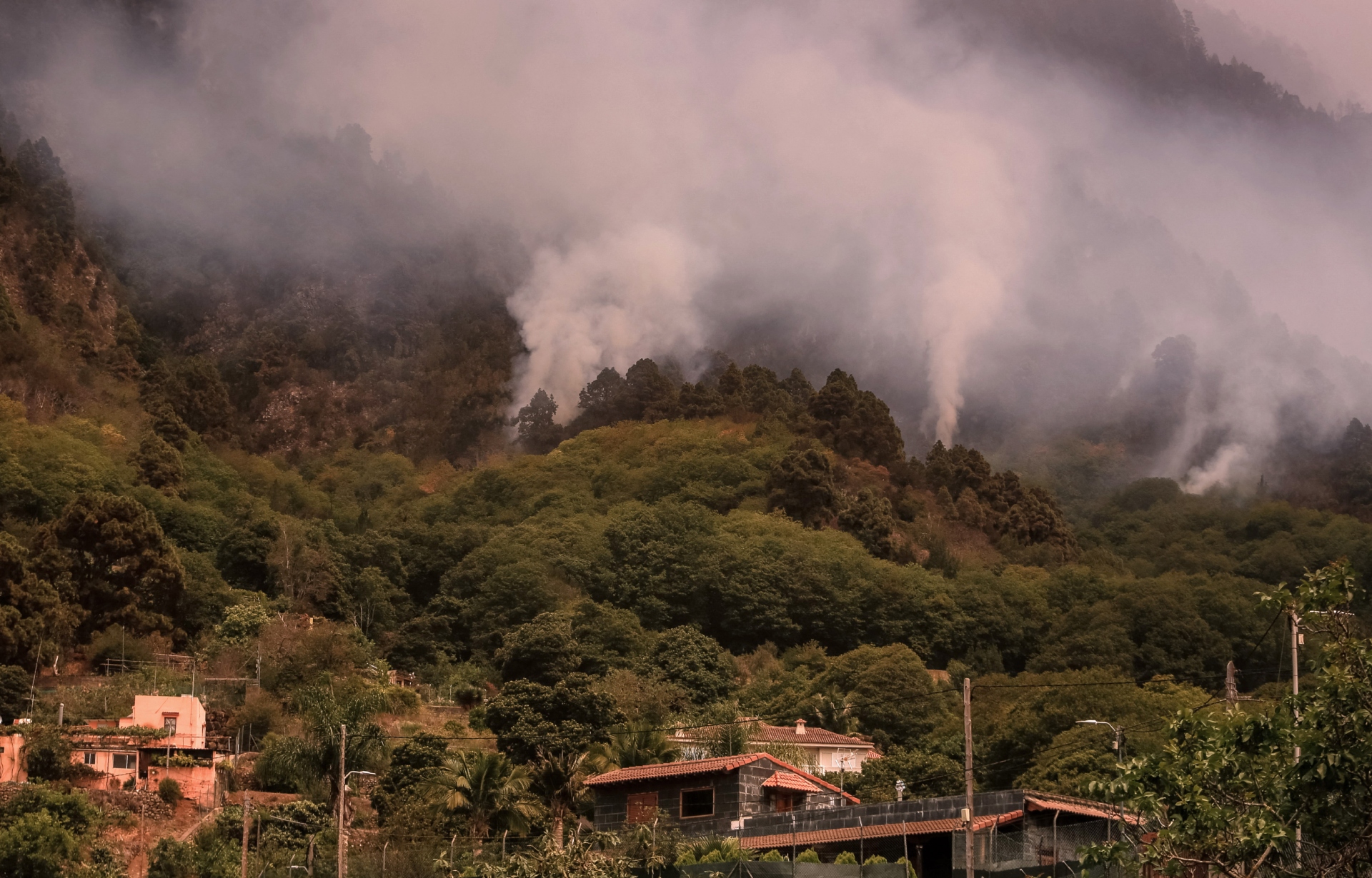 Estabilizado el incendio en isla española de Tenerife