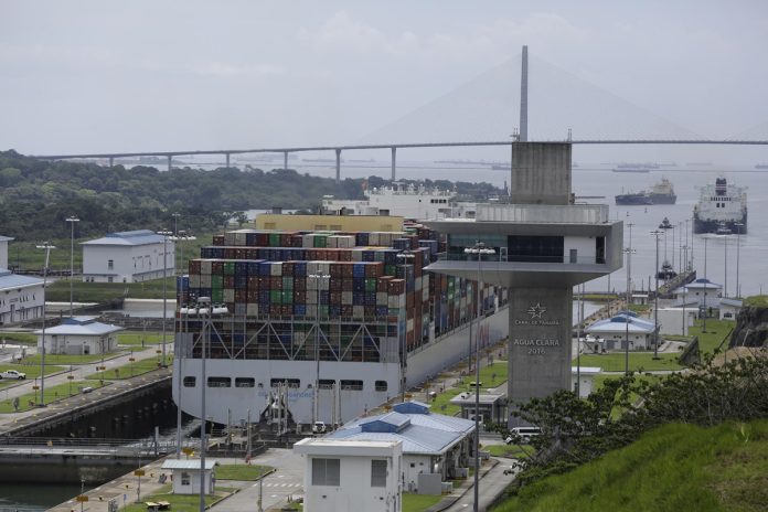 El canal de Panamá busca desesperadamente agua para no morir