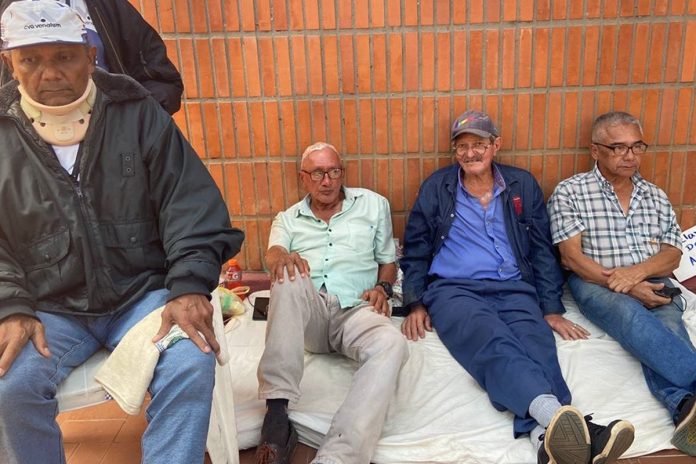 La CVG comenzó a pagar prestaciones a jubilados tras huelga de hambre Harán ayuno solidario en apoyo a los trabajadores de la CVG que mantienen huelga de hambre
