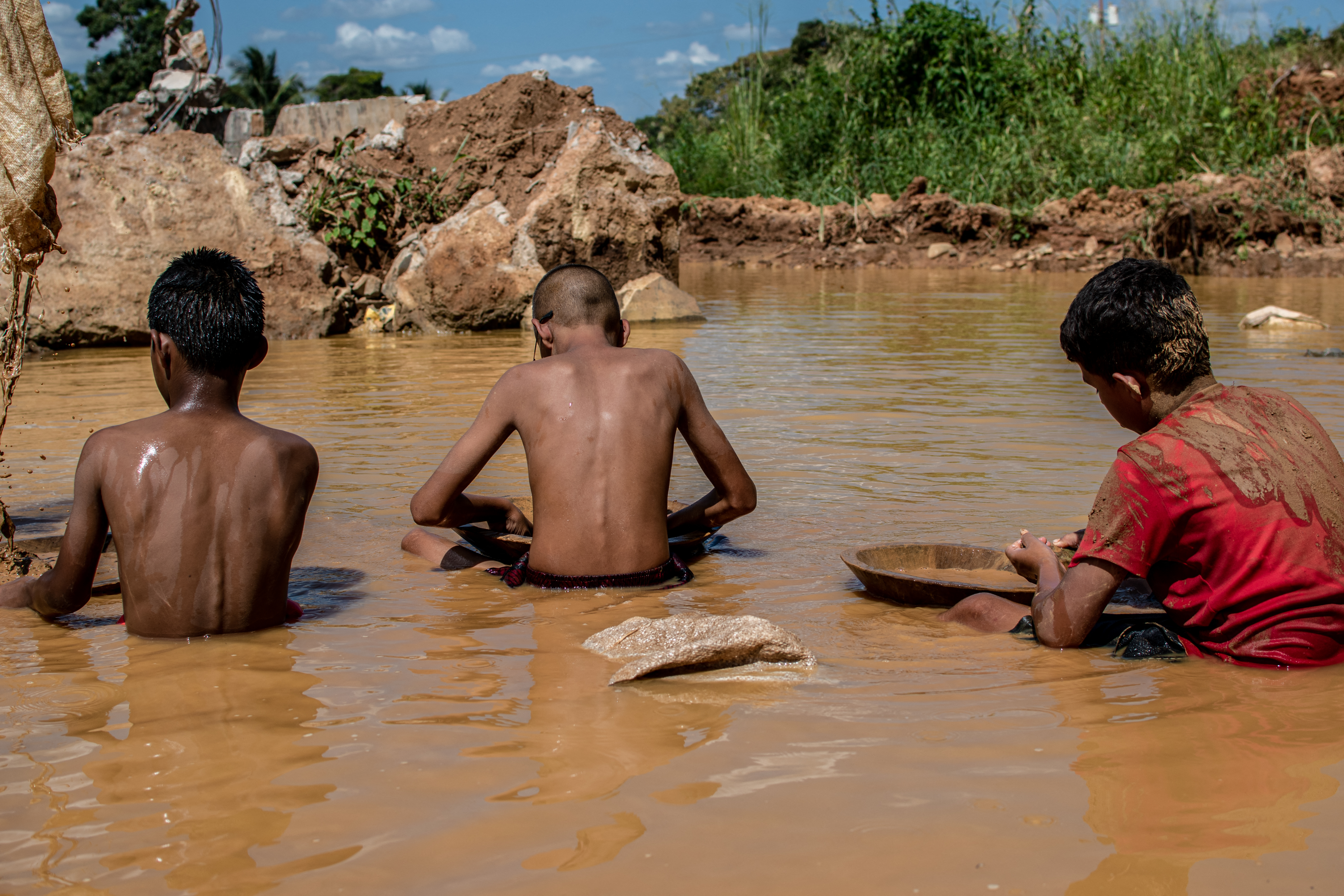 VENEZUELA-MINING-ENVIRONMENT-CHILDREN