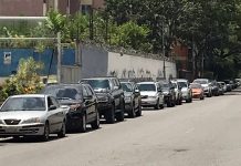 colas para echar gasolina en Venezuela