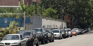 colas para echar gasolina en Venezuela