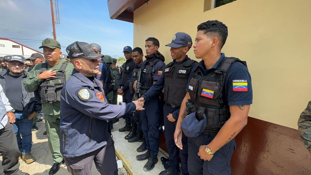 Entre 400 y 500 presos escaparon de Tocorón con Niño Guerrero