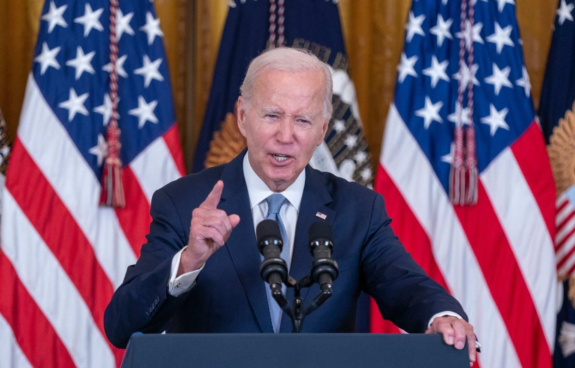 Manifestantes propalestinos interrumpen varias veces un mitin de Biden