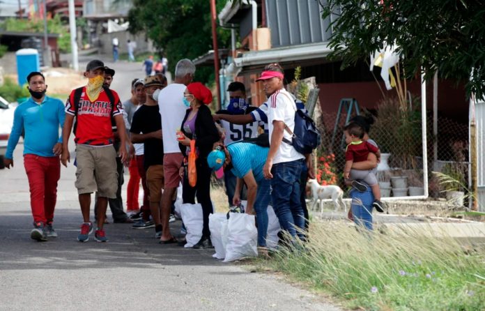 Venezolanos en Trinidad y Tobago. Foto: Referencial. EFE