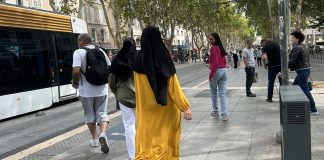 Escuelas en Francia impidieron acceso a musulmanas por usar la abaya