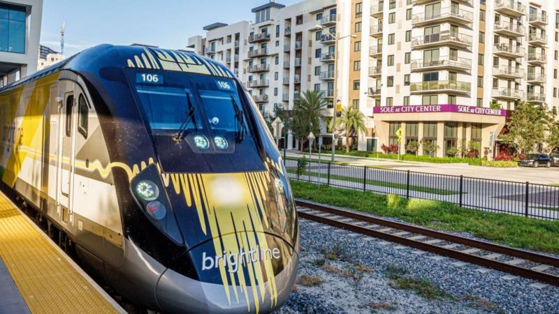 Brightline, el tren (no tan) rápido que une Miami y Orlando: por qué a EE UU le cuesta tanto construir una red de alta velocidad