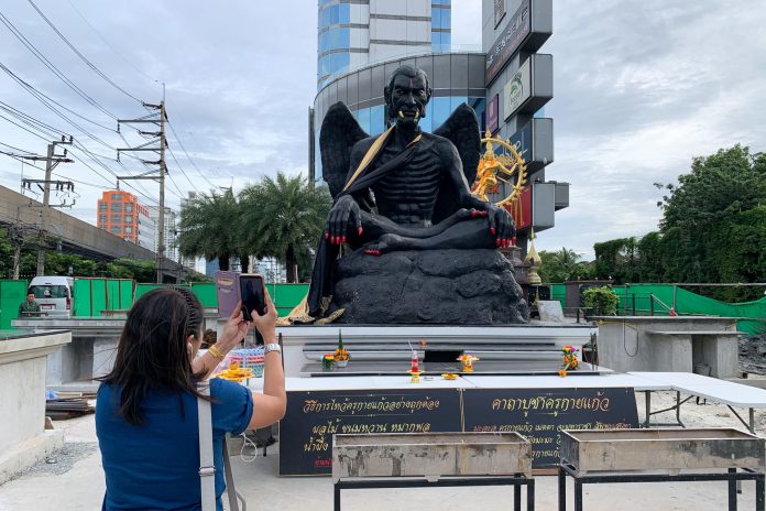 estatua demoníaco Bangkok
