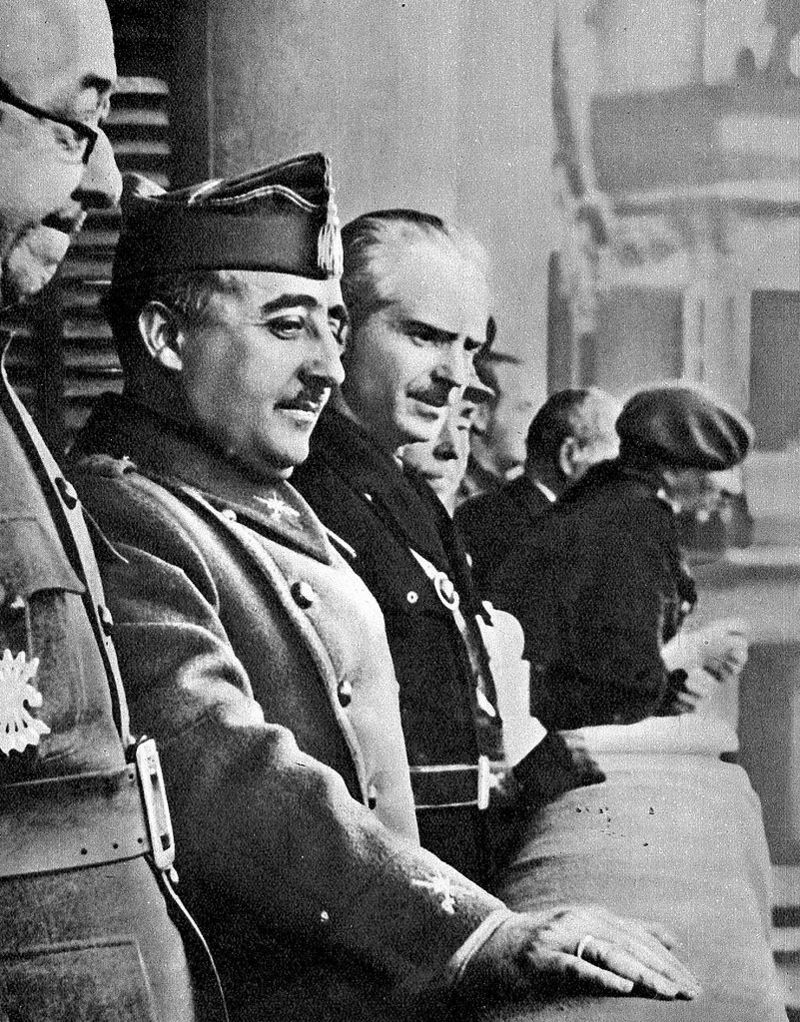 Pío XII era un anticomunista consumado y, por ello, no dudó en saludar con "gozo" el triunfo de Francisco Franco en la Guerra Civil española