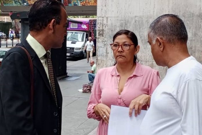 Madre de Johan Álvarez exigió al defensor del pueblo investigar presuntas torturas