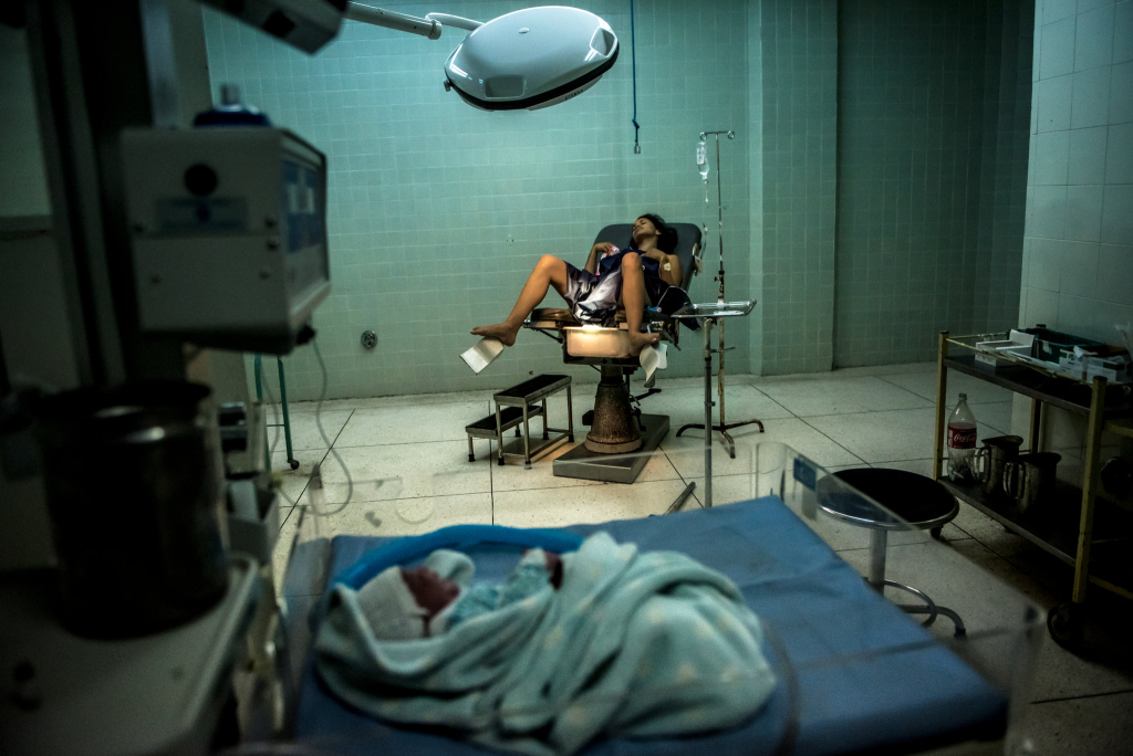 Shortage of materials in public operating rooms in Venezuela is 74%
