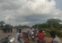 Un grupo de yukpas logró burlar un cerco policial y militar en la carretera Machiques-Maracaibo que les impedía avanzar hacia la capital del estado Zulia.