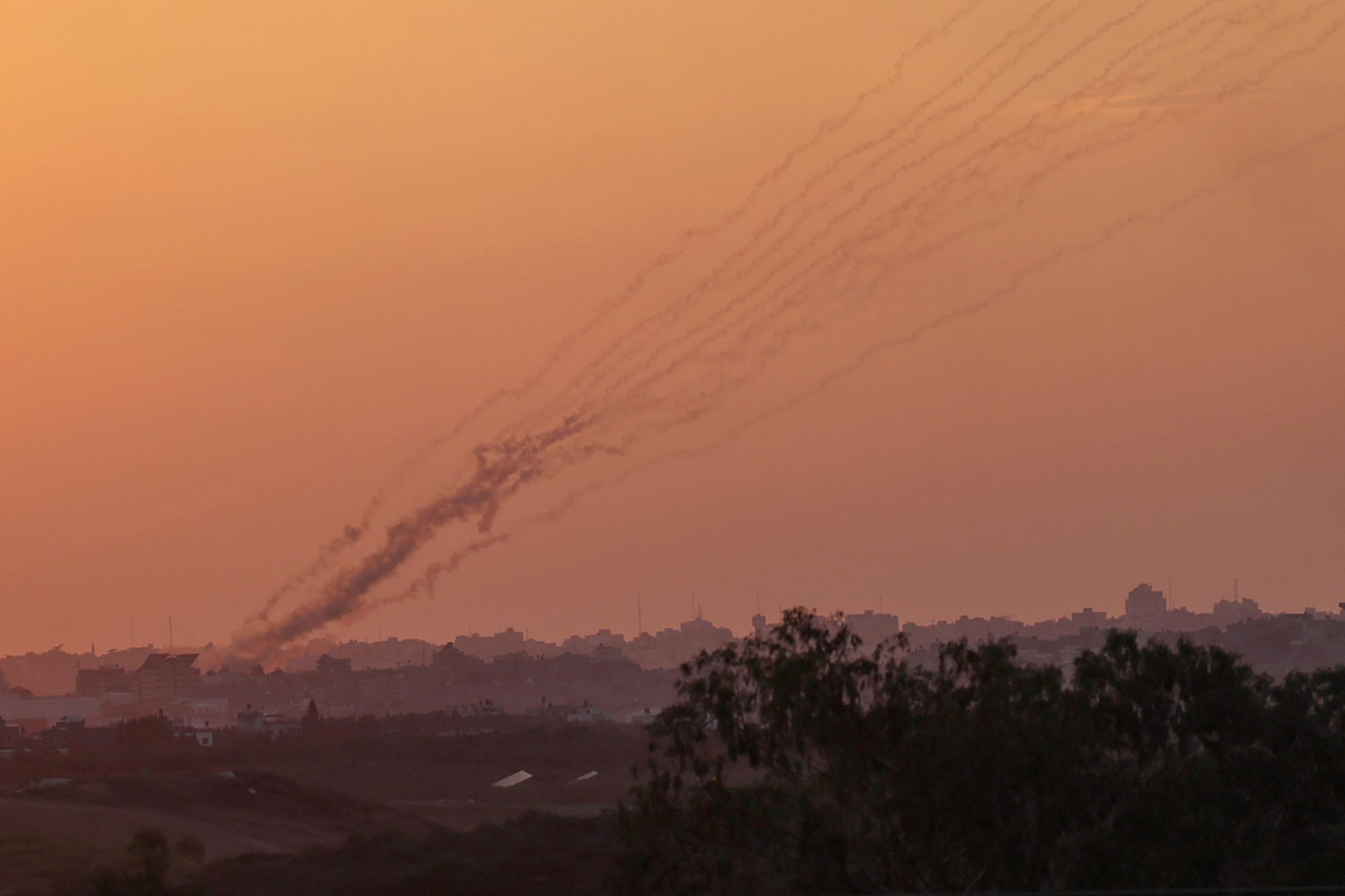 Ejército israelí espera visto bueno político para invadir Franja de Gaza