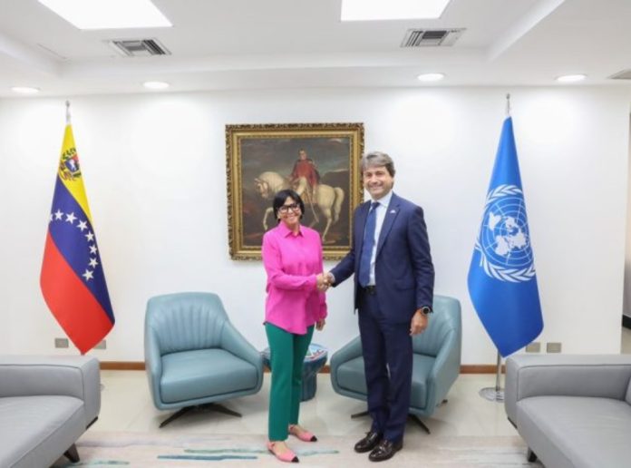 Delcy Rodríguez se reunió con el coordinador residente de la ONU Gianluca Rampolla | Web