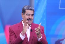 Maduro da inicio a la Navidad: "Que viva la alegría, la fiesta y la rumba"