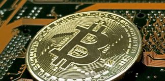 El bitcóin supera los 57.100 dólares, su nivel más alto