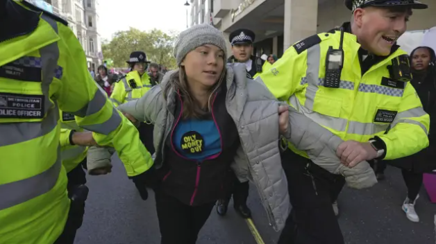 Detienen a Greta Thunberg en una protesta en Londres