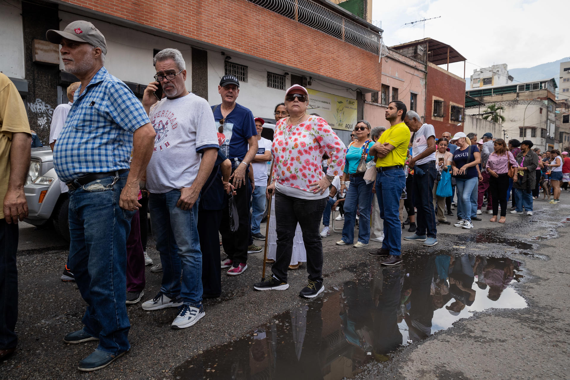 Comienzan a cerrar los puntos de votación para las primarias opositoras en Venezuela