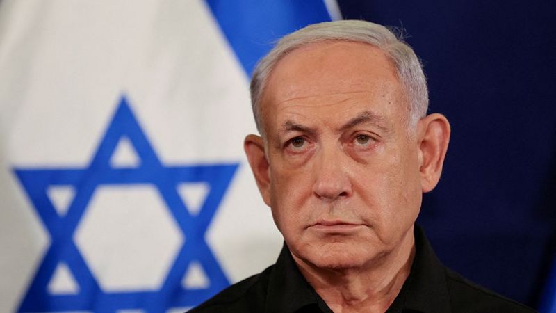 Netanyahu dice a las familias de los rehenes que sigue negociando para liberarlos