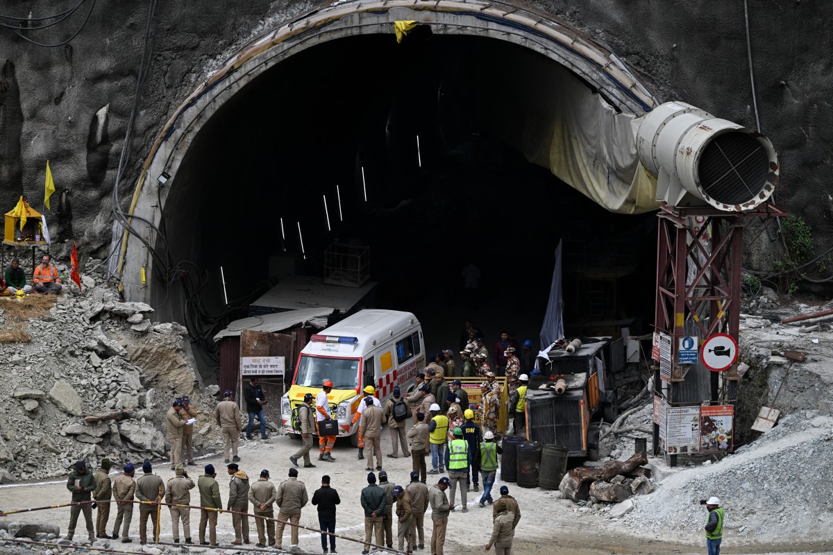 Rescataron a los 41 obreros atrapados en un túnel de la India desde hace 17 días