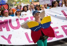 protesta contra la violencia a la mujer en Venezuela
