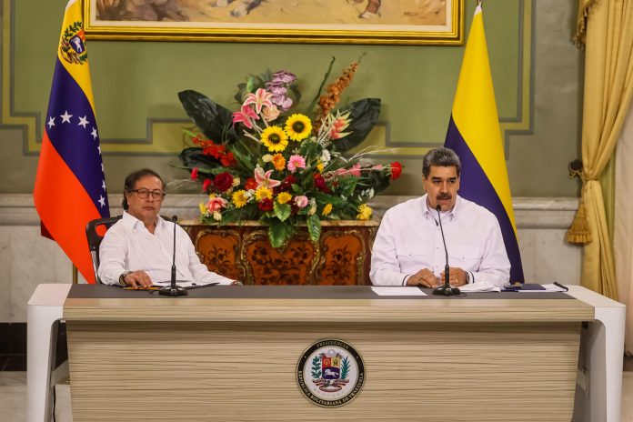 Exsenador colombiano anuncia una demanda contra Petro por acuerdo Pdvsa y Ecopetrol