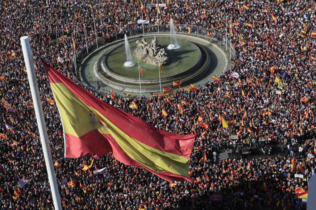 Los españoles toman las calles contra la amnistía de Pedro Sánchez