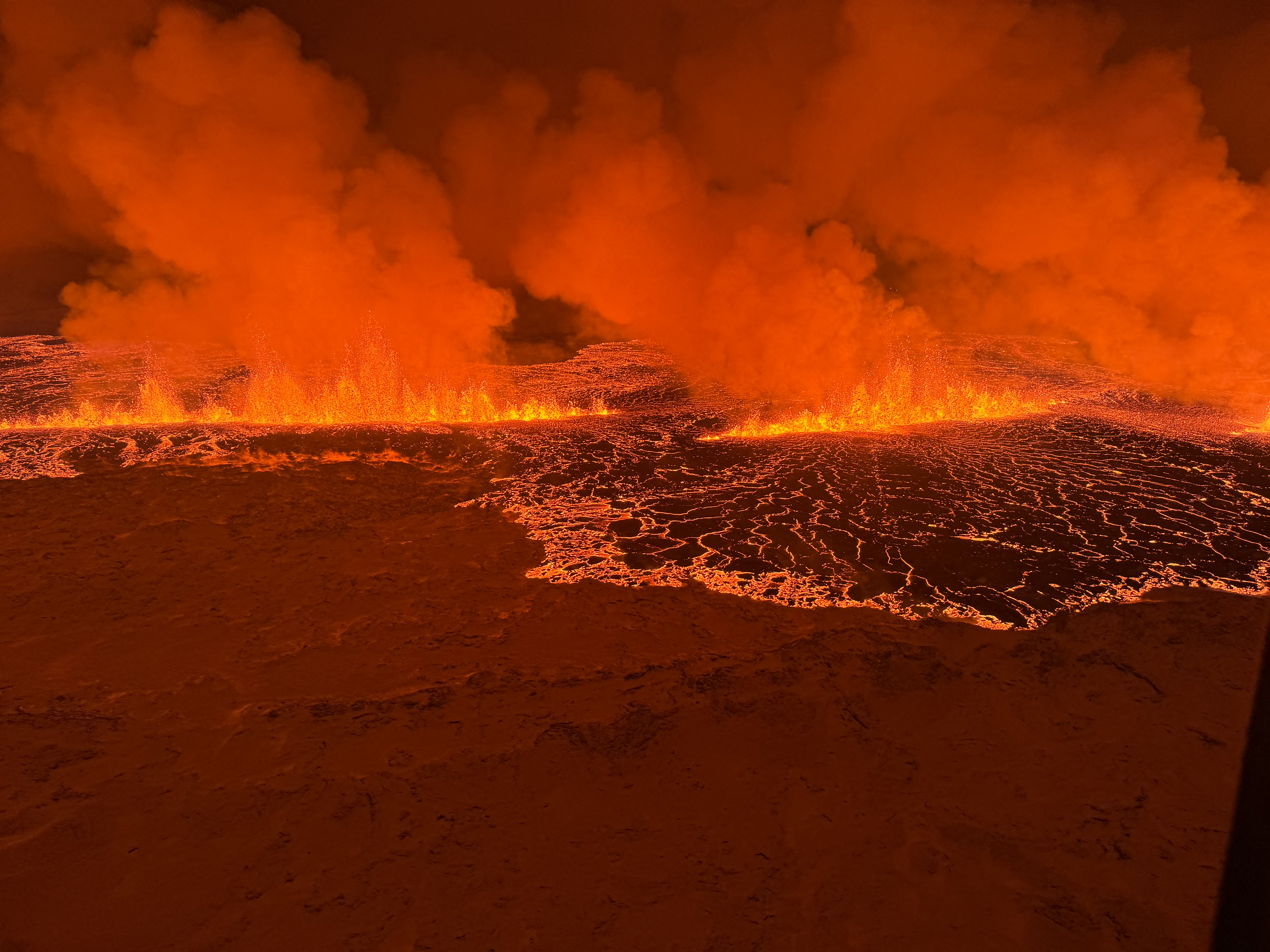 Disminuye la actividad del volcán que entró en erupción en Islandia