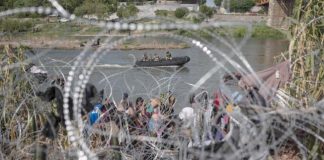 La patrulla fronteriza interceptó en la frontera con México a 132.652 migrantes en julio