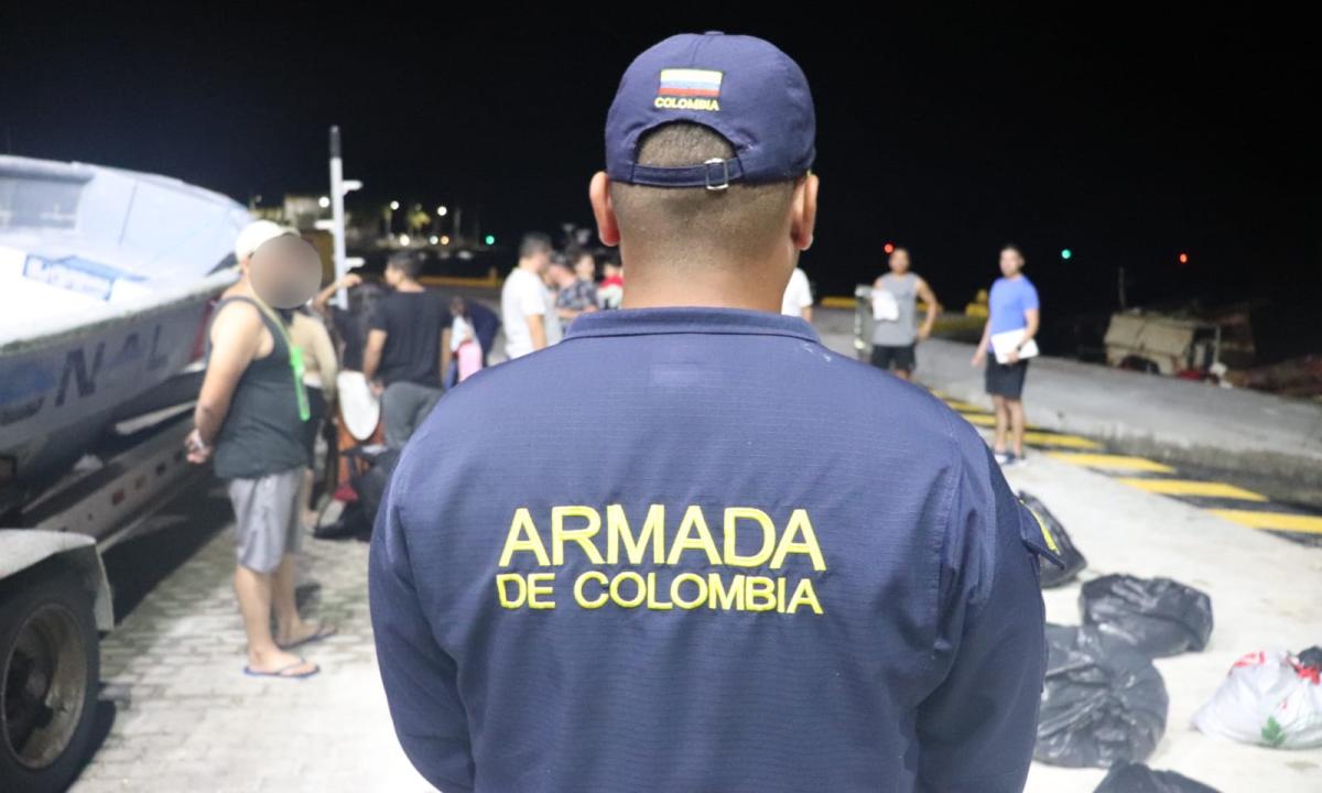 Armada de Colombia rescata a 25 migrantes irregulares en aguas de San Andrés