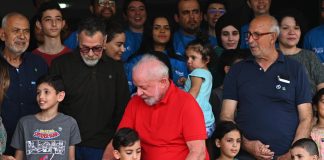 Lula se reúne con repatriados de Gaza