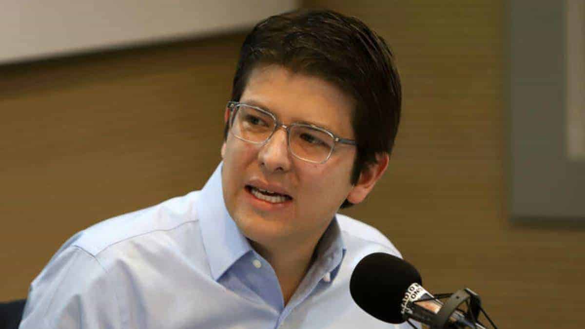 Senador colombiano tacha de irresponsable acuerdo energético con Venezuela