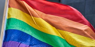 Moscú redadas contra grupos LGBT