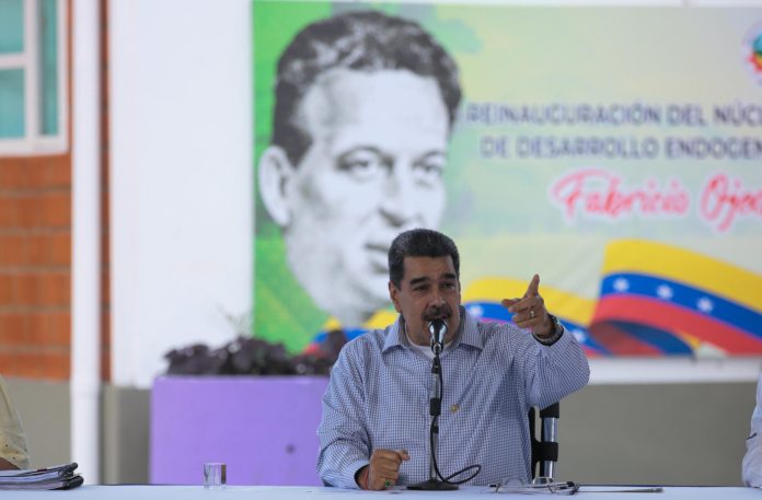 Maduro milei - repatriados en