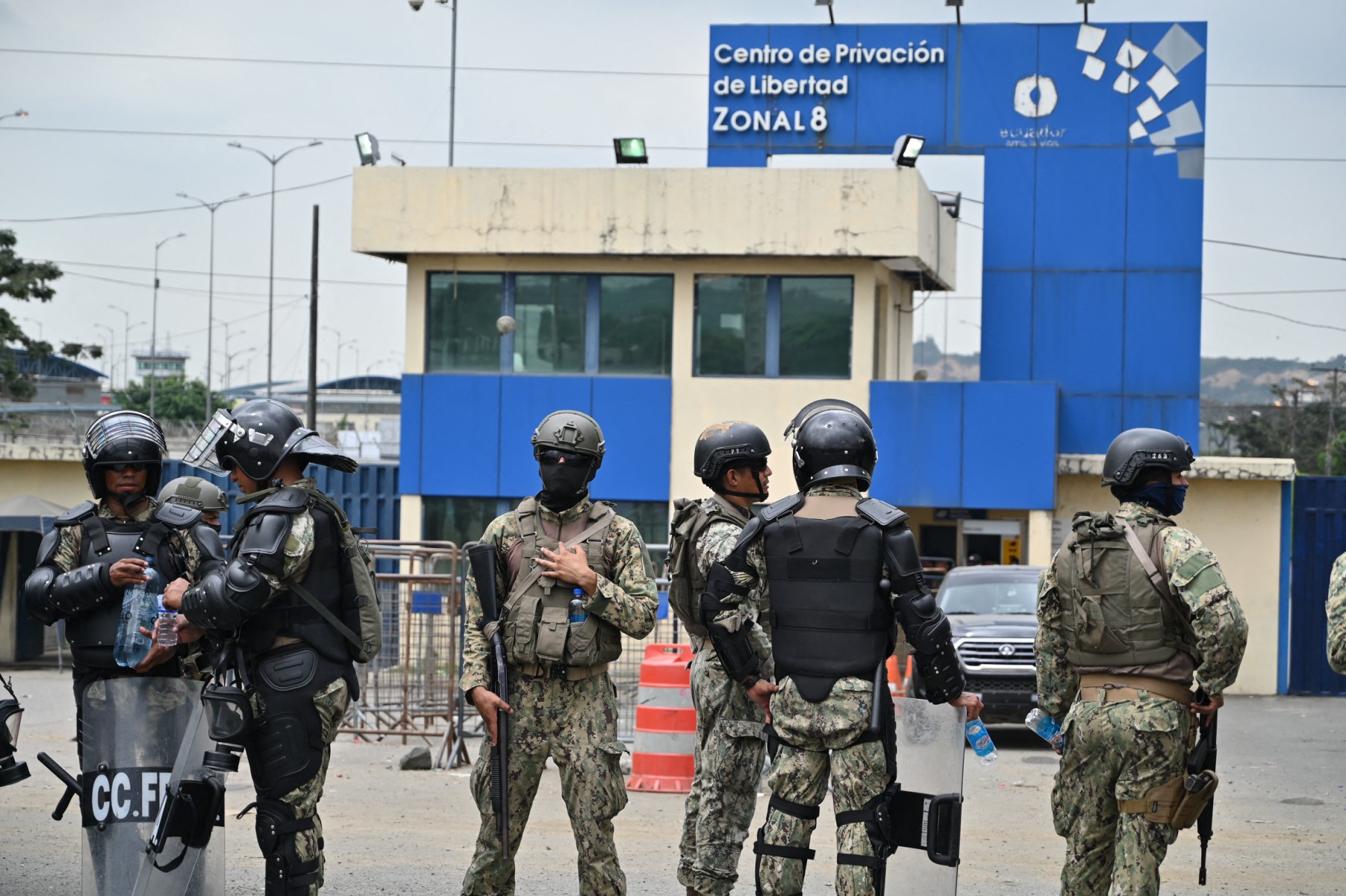 Policía golpea a brazos armados de la mayor banda narco de Ecuador